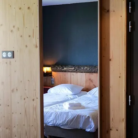 Le Du Gaschney Capsule hotel *